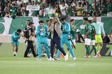 Barueri (SP), Brezilya 01 / 03 / 2026 - Palmeiras, Arena Barueri (leco viana / theenews2) 'de Paulista Şampiyonası A serisinin yarı final maçında Sao Paulo' ya karşı oynanan galibiyet ve elemeleri kutluyor.)