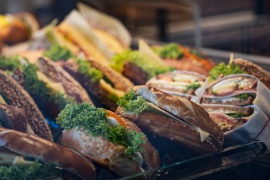 Frankfurt 'ta ekmek ve sandviç dükkanında.