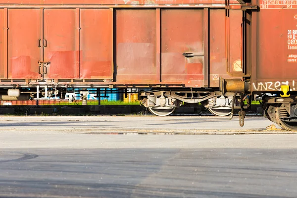 yük treni çıkış yapan