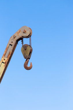 çelik tel üzerinde asılı