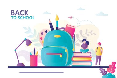 Okul çocukları büyük bir sırt çantasının yanında. Şirin kız bir yığın kitabın üzerine oturur. Okula dönüş kavramı, eğitim. Kırtasiye ve malzemelerle dolu okul çantasını aç. Moda tarzında pankart. Düz vektör illüstrasyonu