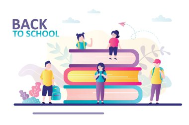 Sınıf arkadaşları yaz tatilinden sonra buluşur. Okula dönelim. Sırt çantalı çocuklar. Liseli kız ders kitaplarının üzerine oturur. Eğitim anlayışı, ilkokul ve bilgi. Düz vektör illüstrasyonu