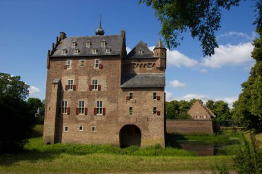 Kapı Kalesi, Hollanda 'nın Arnhem kenti yakınlarındaki Ren nehrinde yer alan bir ortaçağ kalesidir.