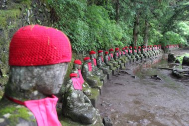 Kanmangafuchi Uçurumu, Jizo heykelleri, Nikko, Japonya