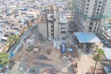 Mumbai, maharashtra 'da makine ve enkaz ile inşaat alanı manzarası