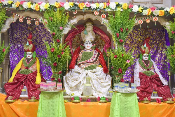 Zdjęcie Lorda Mahavira Swami Vimalnath Shri Parshvanath Bhagwan Ozdobionych Okazji — Zdjęcie stockowe