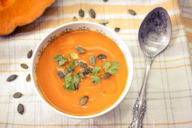 kabak çorbası kasede