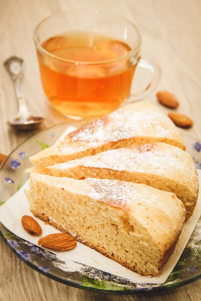 Huisgemaakt gebak en thee — Stockfoto