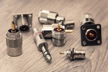 Prizler ve bağlayıcılar