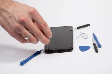 Kırık camlı telefon tamiratı.