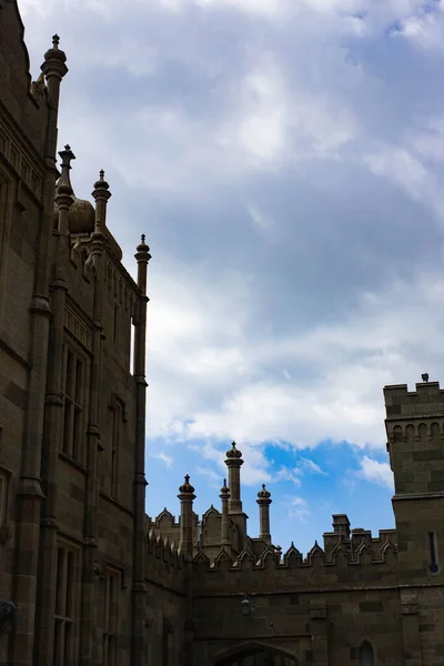 Kırım 'da antik caddeleri olan ortaçağ şatosu