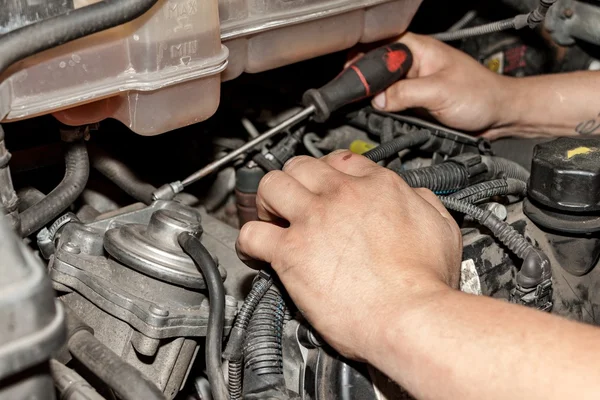 motor çalışan makinist