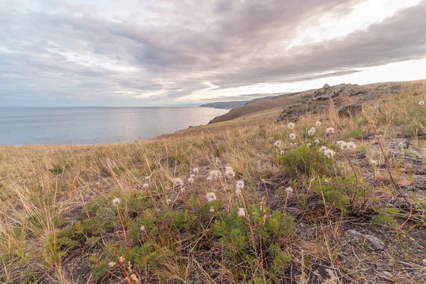 Baykal Gölü kıyısında..