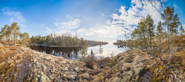 Seeufer. Panorama, Stockbild