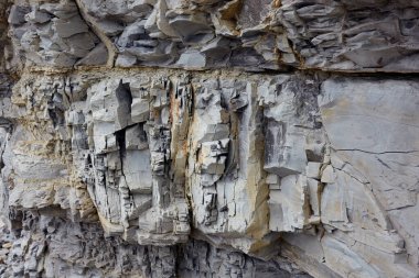 Dağ yamacındaki kumtaşının yapısı ve dokusu