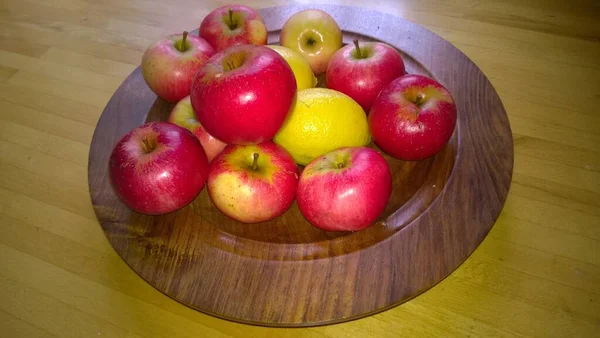 Close Van Rijpe Rode Appels Organische Glanzende Heerlijke Fruit Vers — Stockfoto