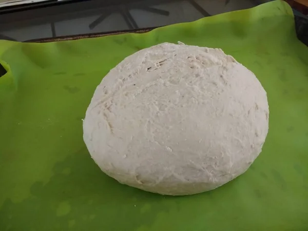 Yapımı Hamur Ekmeği Organik Malzemeler Karıştırıldı Yoğuruldu Pişirilmeden Önce Mutfak — Stok fotoğraf