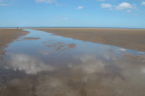 Paesaggio Bella Spiaggia Sabbiosa Senza Persone Sabbie Estese All Orizzonte — Foto Stock