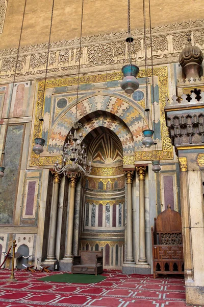 Mısır Kahire Kentindeki Sultan Hasan Camii Nde Ibadet Yeri — Stok fotoğraf