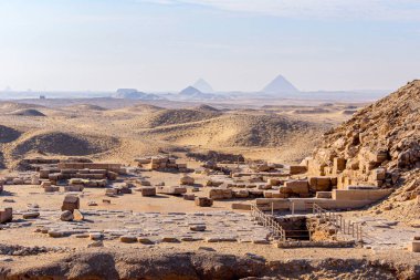 Sakkara 'dan Giza, Mısır piramitlerine bak