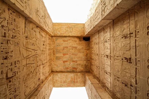 ラムセス3世の名刹 中院羽生の総門 — ストック写真