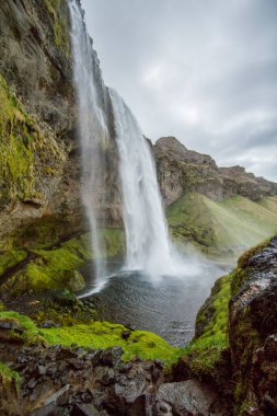 Sabahın erken saatlerinde Seljalandsfoss Şelalesinde, Altın Daire, İzlanda