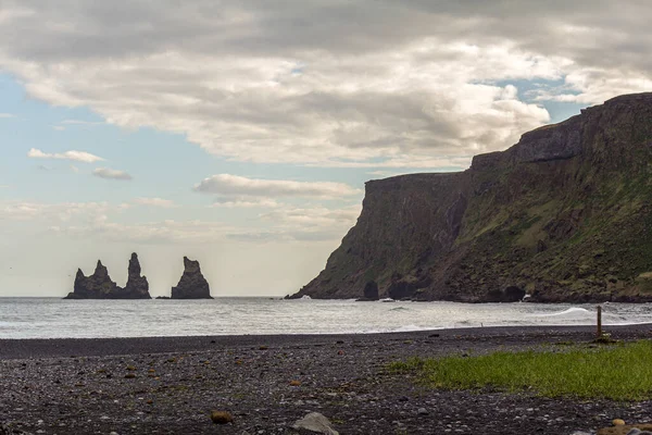 Bekende Kliffen Aan Kust Van Vik Myrdal — Stockfoto