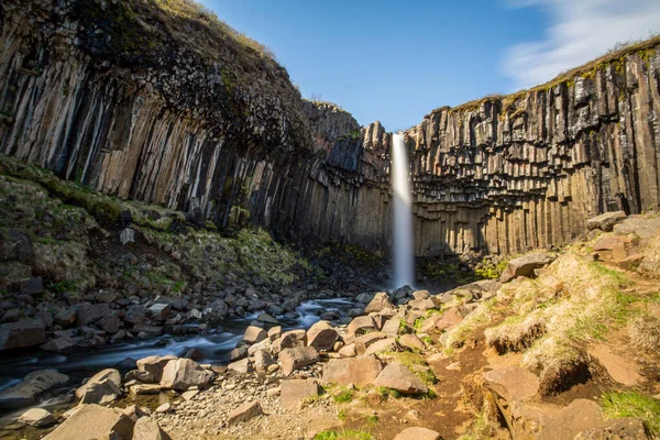 Izzólámpa Expozíció Svartifoss Vízesés Skaftafell Nemzeti Park Izland — Stock Fotó