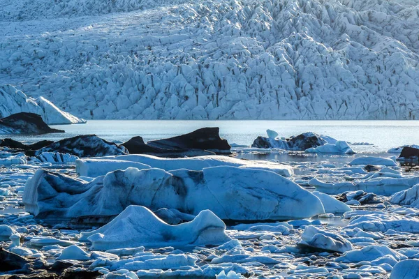 Άποψη Της Παγετώνας Fjallsarlon Μια Καλοκαιρινή Βραδιά Παγετώνας Στο Παρασκήνιο — Φωτογραφία Αρχείου