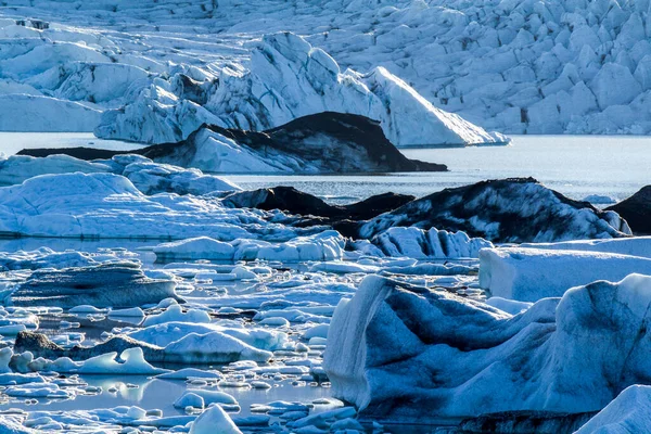 Άποψη Της Παγετώνας Fjallsarlon Μια Καλοκαιρινή Βραδιά Παγετώνας Στο Παρασκήνιο — Φωτογραφία Αρχείου