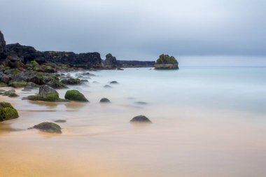 İzlanda 'daki Snaeffelsnes Ulusal Parkı' nda Atlantik kıyısına zaman aralığı
