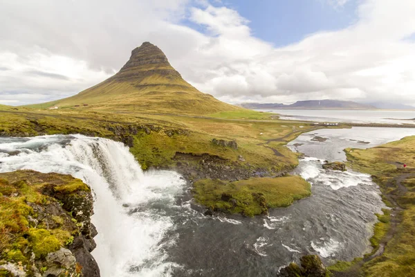 Stromschnellen Vor Dem Beeindruckenden Grundarfjordur Island — Stockfoto