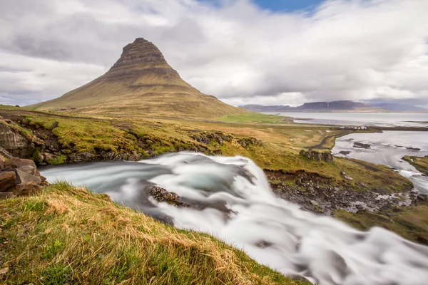 Rapides Devant Impressionnante Montagne Grundarfjordur Islande — Photo