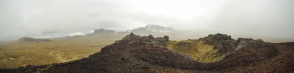 Panoramiczny Widok Krajobraz Krateru Wulkanicznego Parku Narodowym Snaefellsnes Pochmurna Pogoda — Zdjęcie stockowe