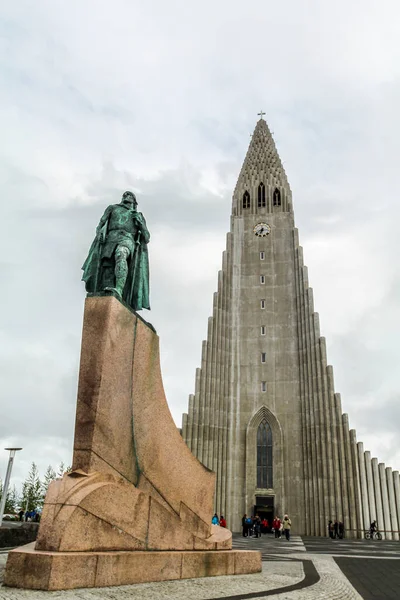 Steeple Hallgrimskirkja Cathedral Reykjavik Islandia — Foto de Stock