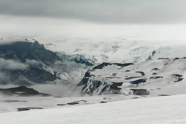 Nieve Niebla Paisaje Blanco Fimmvorduhals Sendero Senderismo Glaciar Fondo Islandia —  Fotos de Stock