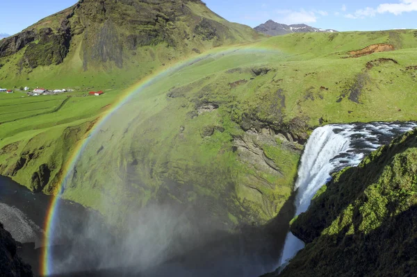 Schöner Gefundener Regenbogen Über Dem Skogarfoss Wasserfall Fimmvoerduhals Wanderweg Island — Stockfoto