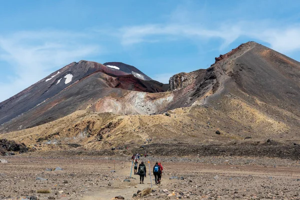 Red Crater Tongariro Nemzeti Parkban Ngauruhoe Háttérben Zéland — Stock Fotó