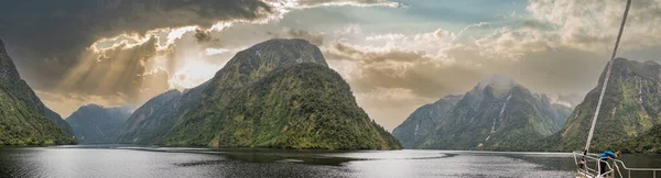 Herrliche Landschaft Mit Zerklüftetem Doubtful Sound Fiordland National Park Südinsel — Stockfoto