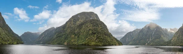 頑丈な疑わしい音の壮大な風景 フィヨルド国立公園 ニュージーランドの南島 — ストック写真