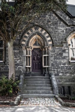 2011 depreminden sonra Christchurch, Yeni Zelanda 'da yıkılan tarihi bir binanın detayları.