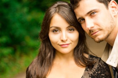 ormanda genç sevgilisi