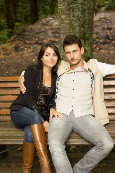 ormanda genç sevgilisi