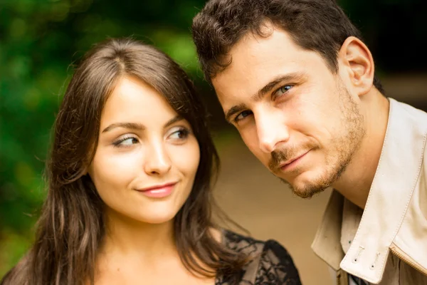 ormanda genç sevgilisi