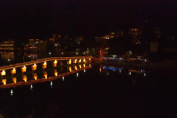 Şehir görüntüsü. Gece şehir. Udaipur, Hindistan. — Stok fotoğraf