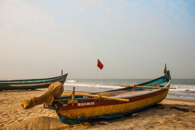 Arambol beach, balıkçı tekneleri. Goa devlet, Hindistan.