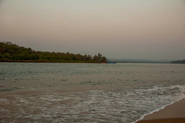 傍晚的风景, 暮色的大海。果阿邦, 印度. — 图库照片