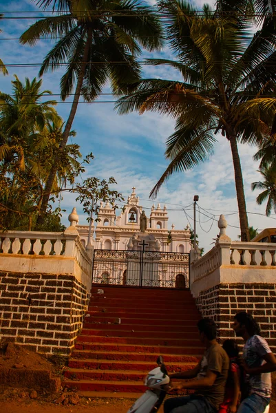 Um templo em Goa. Igreja da nossa senhora do Monte Carmelo. Arambol. Índia . — Fotografia de Stock