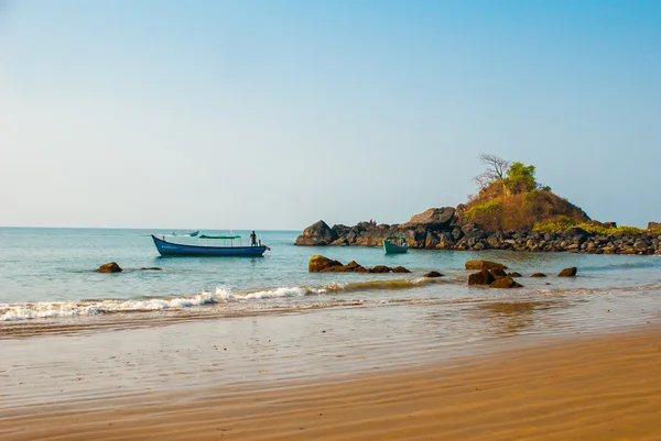 Spiaggia di Om. Barche di pescatori. Gokarna, Karnataka, India — Foto Stock