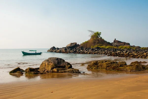 À Om Beach. Bateaux de pêcheurs. Gokarna, Karnataka, Inde — Photo